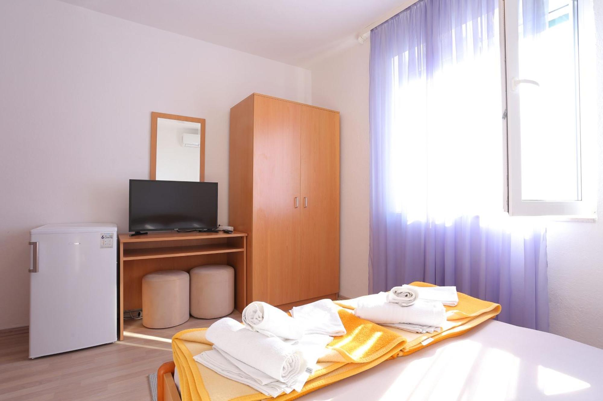 Double Room Tucepi 5263D Exterior foto